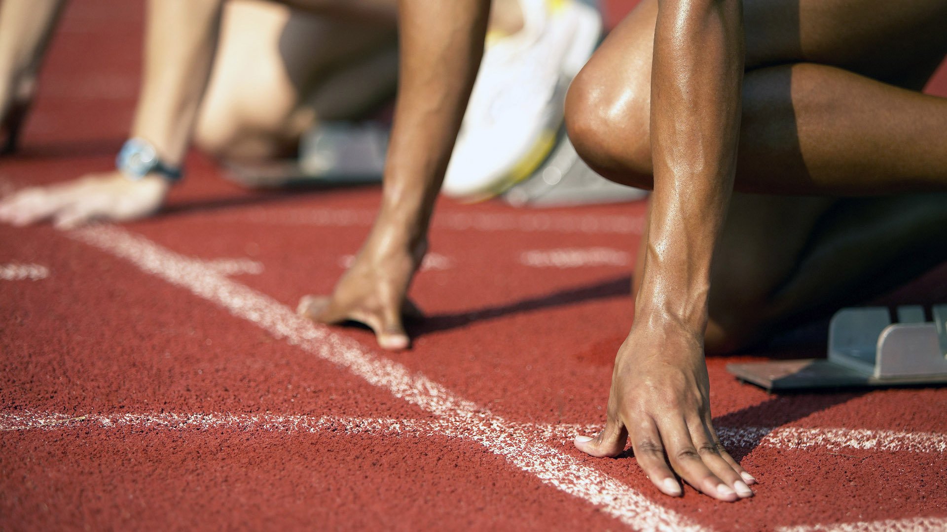 “足协推行足球普及示范学校计划”，足球传统项目学校